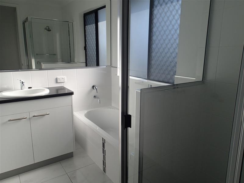 8b Reef Drive, Sarina QLD 4737