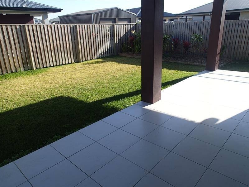 8b Reef Drive, Sarina QLD 4737