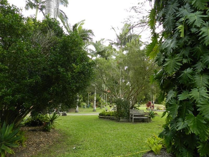 1 Gralow  Court, Alligator Creek QLD 4740