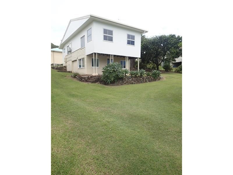 5 Crichton Street, Sarina Beach QLD 4737