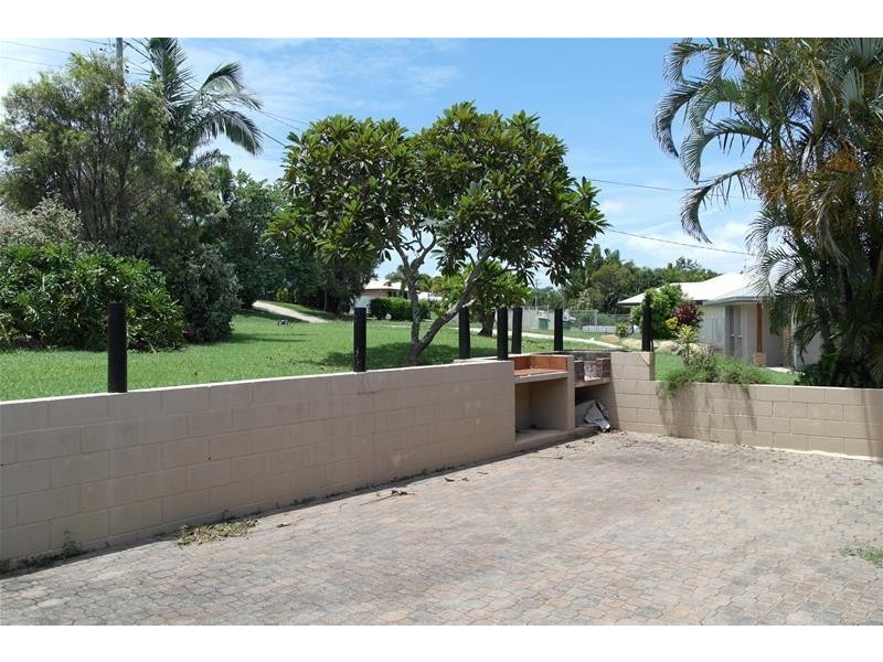 13 Hackett Court, Campwin Beach QLD 4737