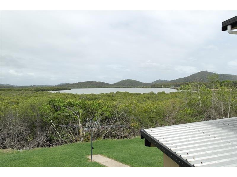 13 Hackett Court, Campwin Beach QLD 4737