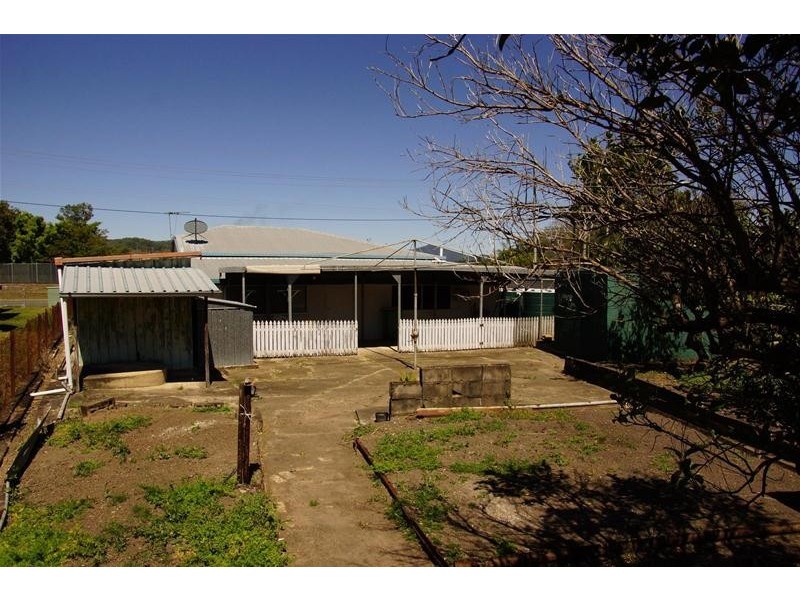 3 Brooks Road, Sarina QLD 4737