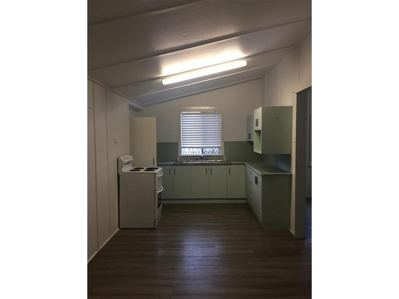 11 East Street, Sarina QLD 4737