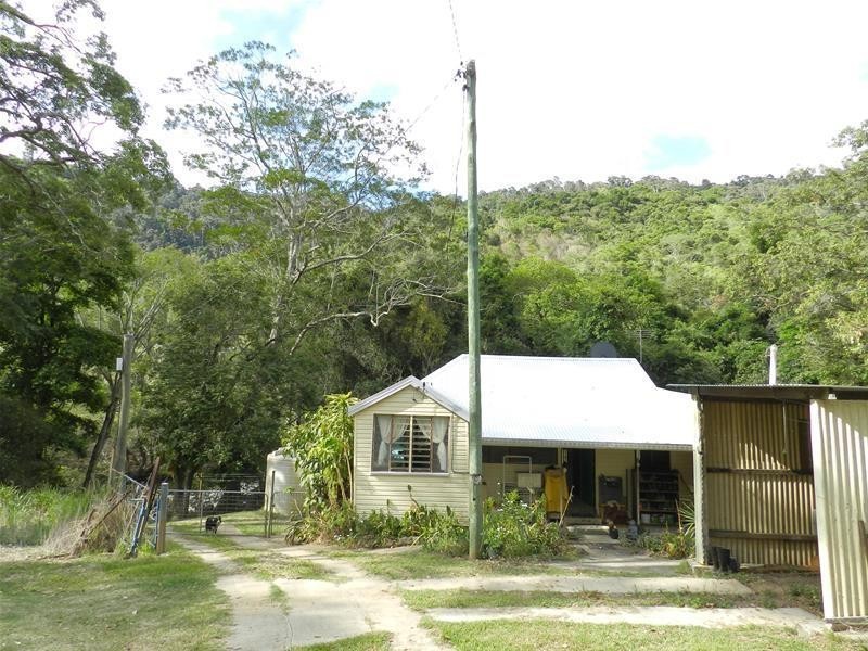 176 Middle Creek Road, Sarina QLD 4737