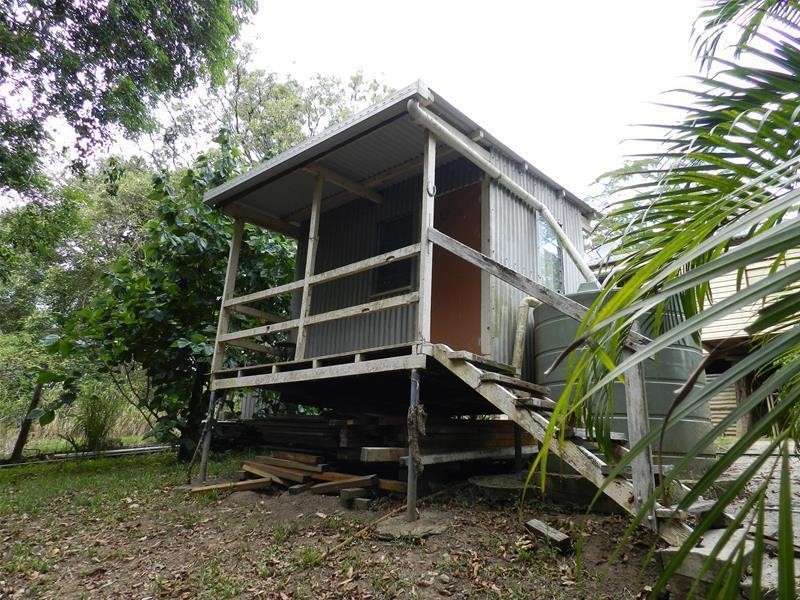 176 Middle Creek Road, Sarina QLD 4737