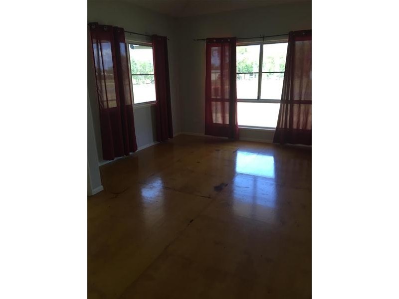 35 Mary Street, Nebo QLD 4742