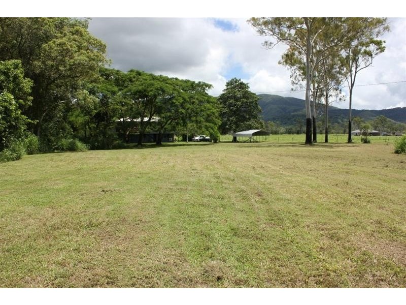 15 Johnsons Road, Koumala QLD 4738