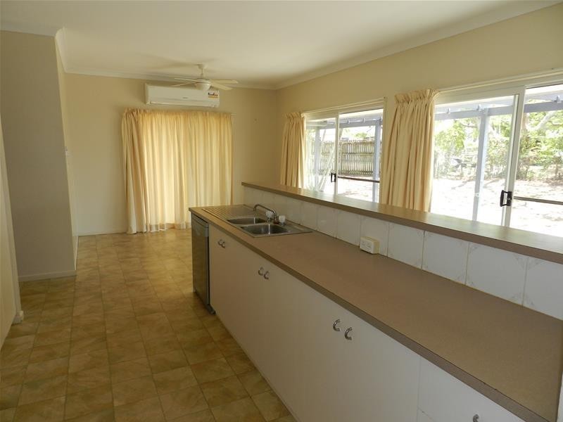 8 Rhonda Court, Andergrove QLD 4740