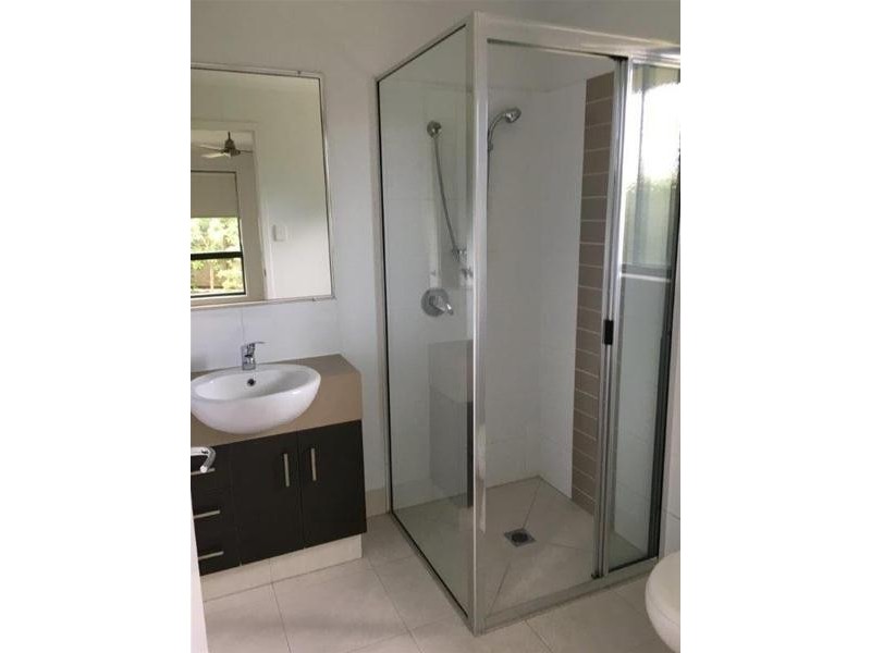 2/12 Halifax Place, Rural View QLD 4740