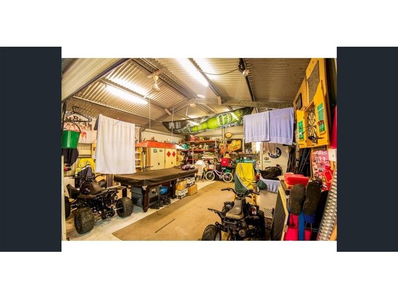 4 Graham Crescent, Eimeo QLD 4740