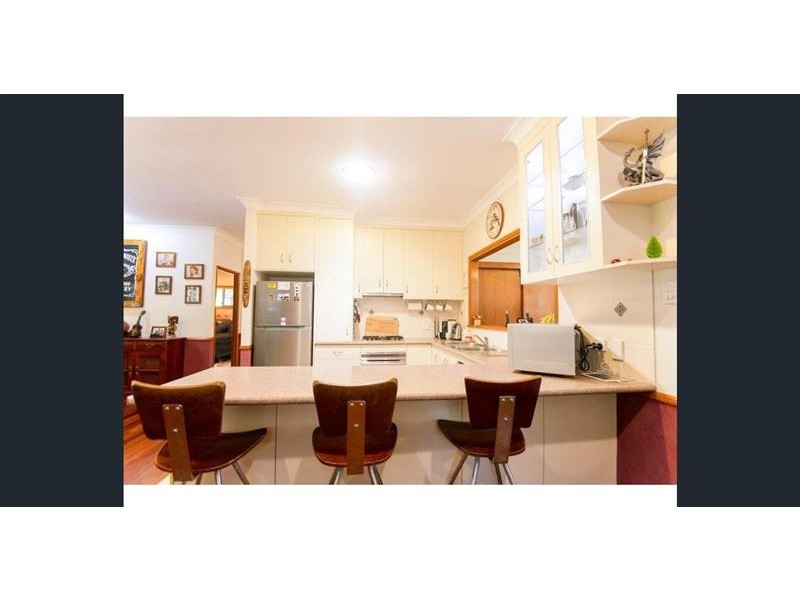 4 Graham Crescent, Eimeo QLD 4740