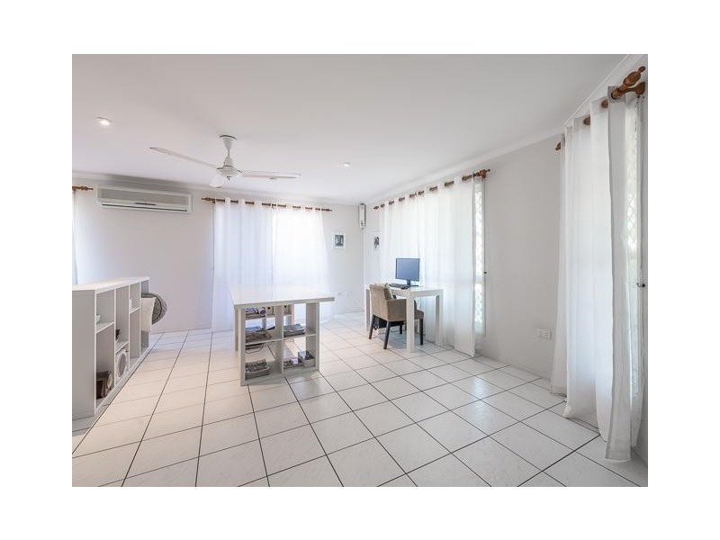 6 Lochmaben Court, Beaconsfield QLD 4740