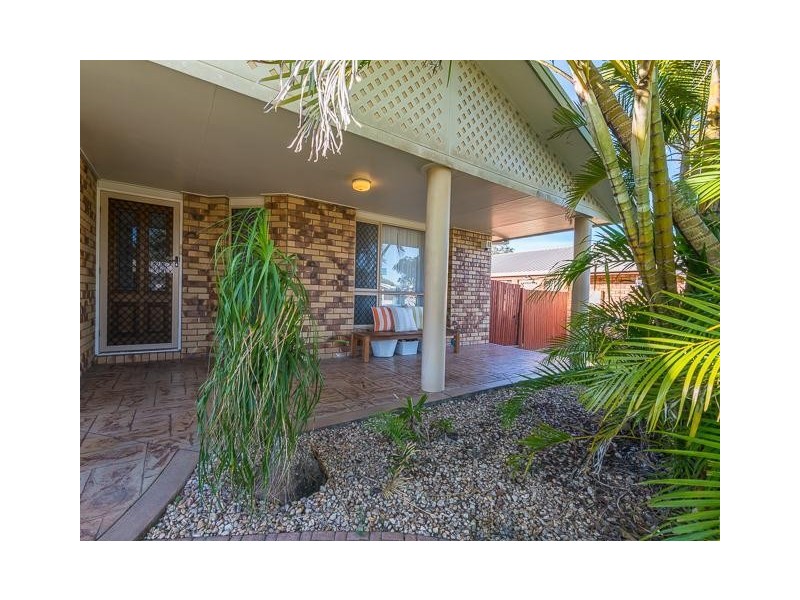 6 Lochmaben Court, Beaconsfield QLD 4740