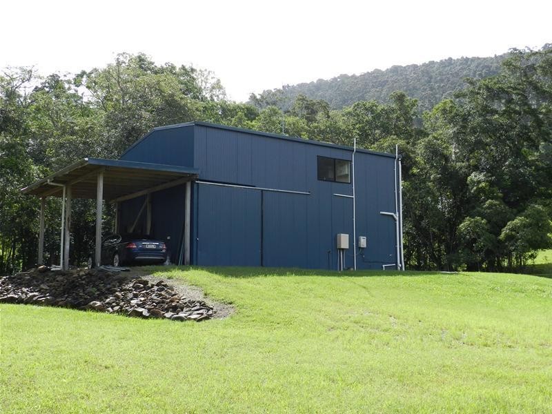 180 Middle Creek Road, Sarina QLD 4737