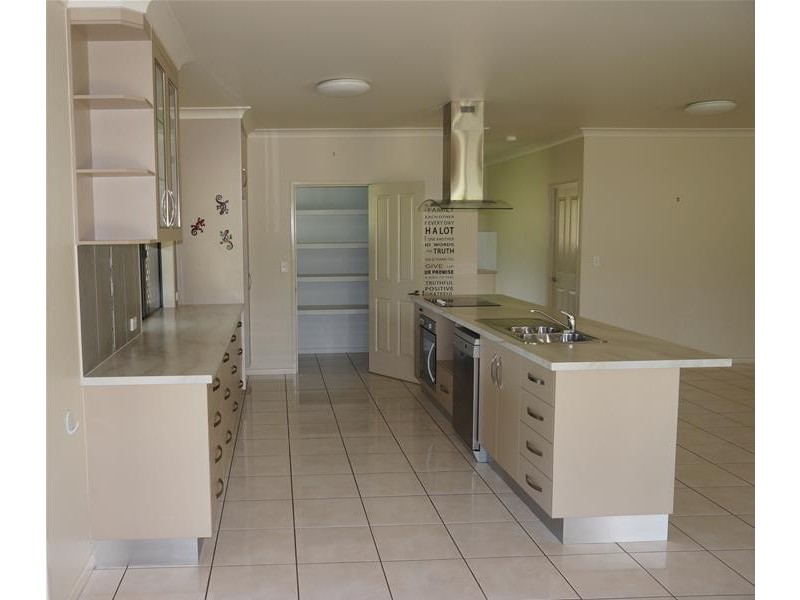 9 Lawries Road, Sarina Range QLD 4737