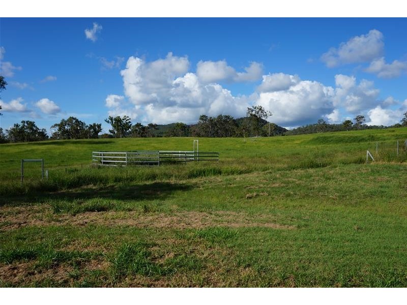 9 Lawries Road, Sarina Range QLD 4737