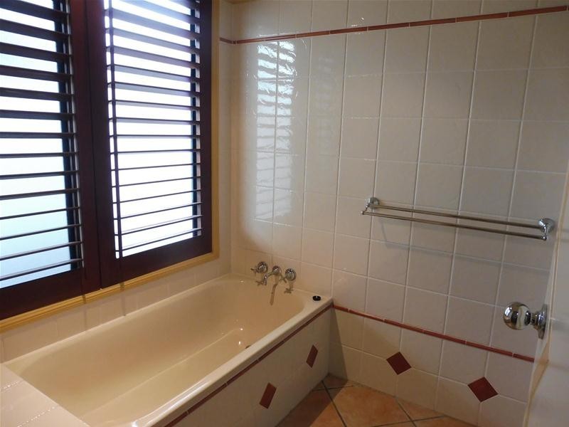 2 Inglewood Close, Andergrove QLD 4740