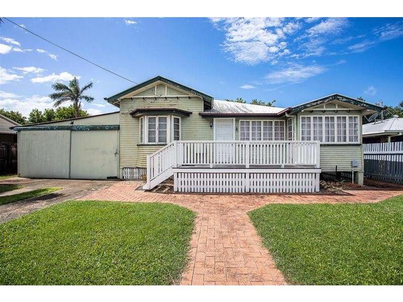 4 Pharlap Parade, Ooralea QLD 4740