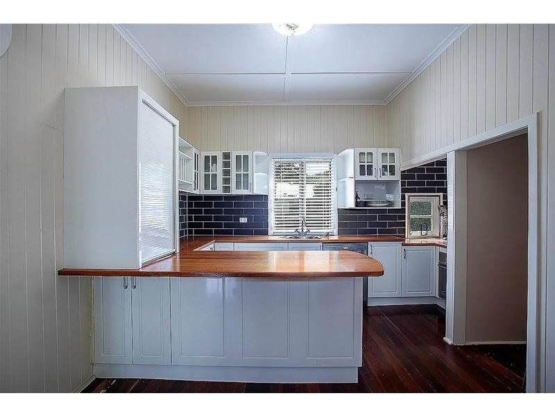 4 Pharlap Parade, Ooralea QLD 4740