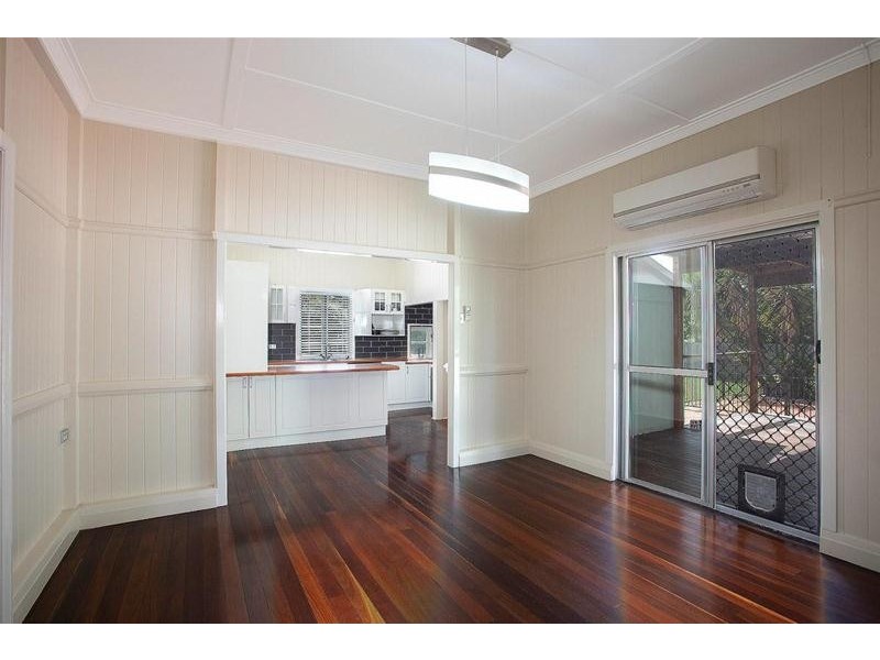 4 Pharlap Parade, Ooralea QLD 4740