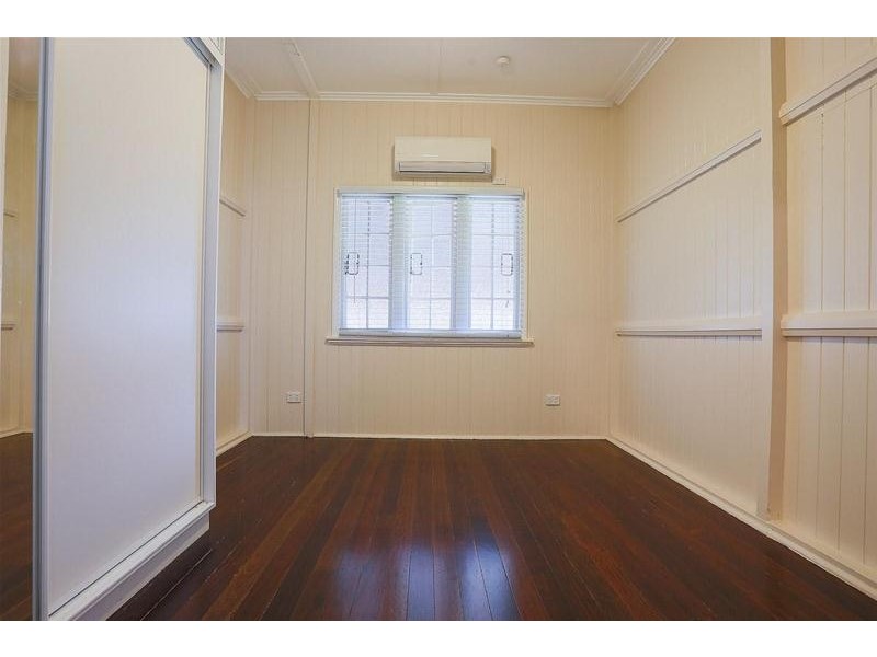 4 Pharlap Parade, Ooralea QLD 4740