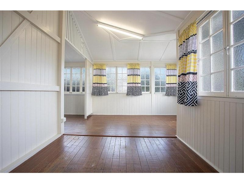 4 Pharlap Parade, Ooralea QLD 4740