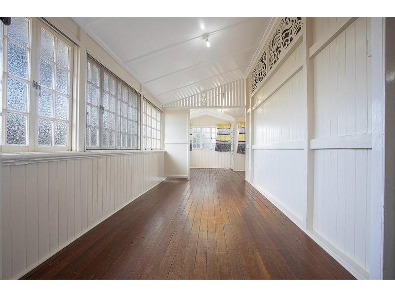 4 Pharlap Parade, Ooralea QLD 4740