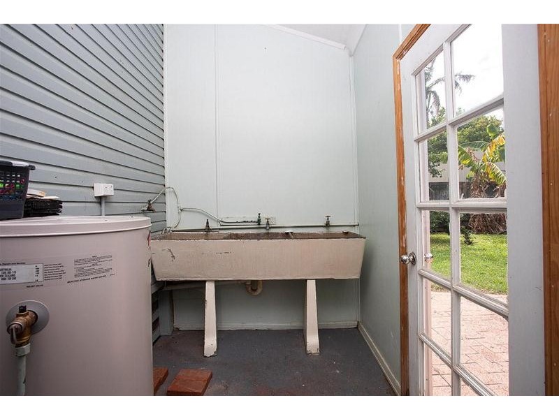 4 Pharlap Parade, Ooralea QLD 4740