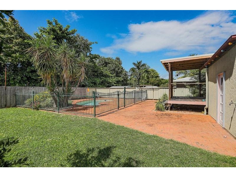 4 Pharlap Parade, Ooralea QLD 4740