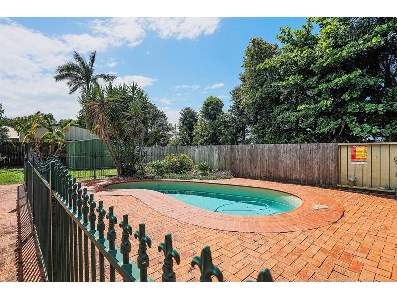 4 Pharlap Parade, Ooralea QLD 4740