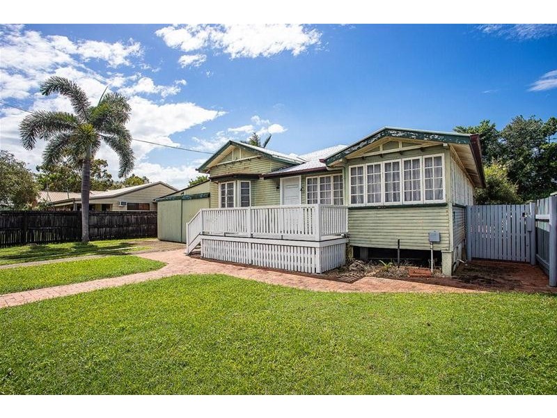 4 Pharlap Parade, Ooralea QLD 4740