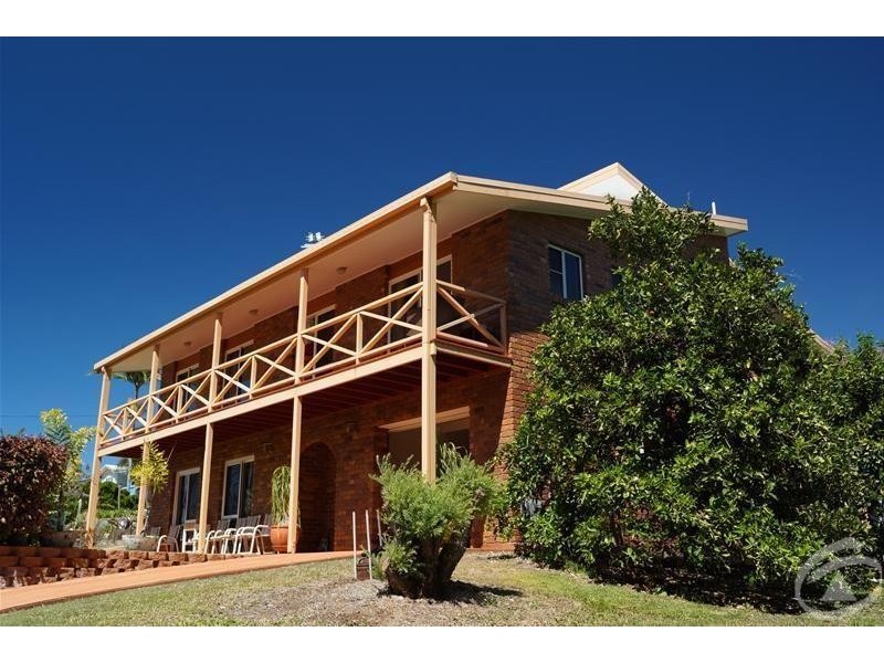 2 Antoney Lane, Sarina Beach QLD 4737