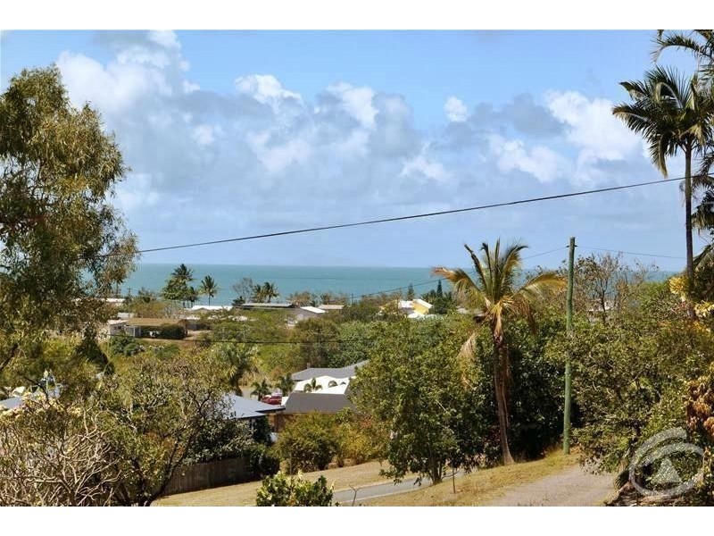 2 Antoney Lane, Sarina Beach QLD 4737