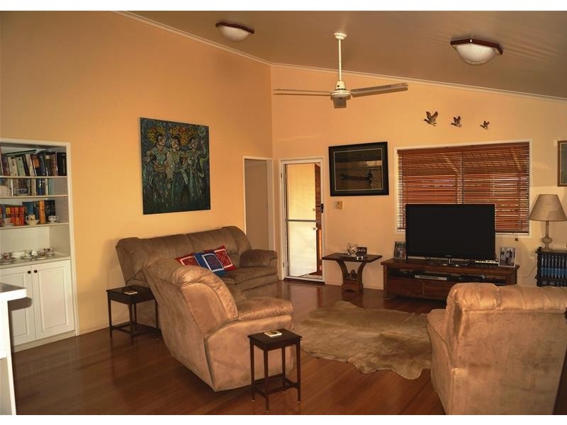 2 Antoney Lane, Sarina Beach QLD 4737