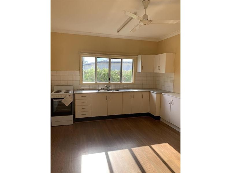 13 East Street, Sarina QLD 4737