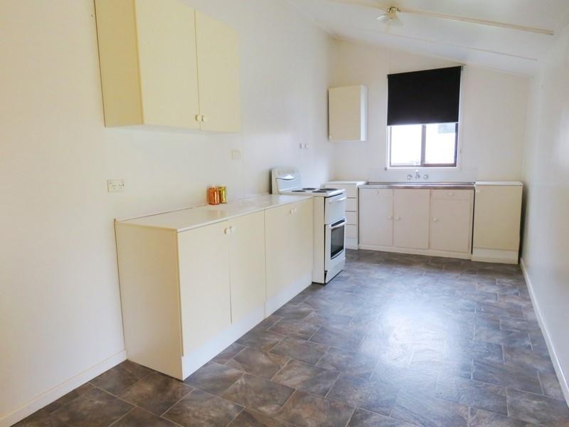 49 Beach Road, Sarina QLD 4737