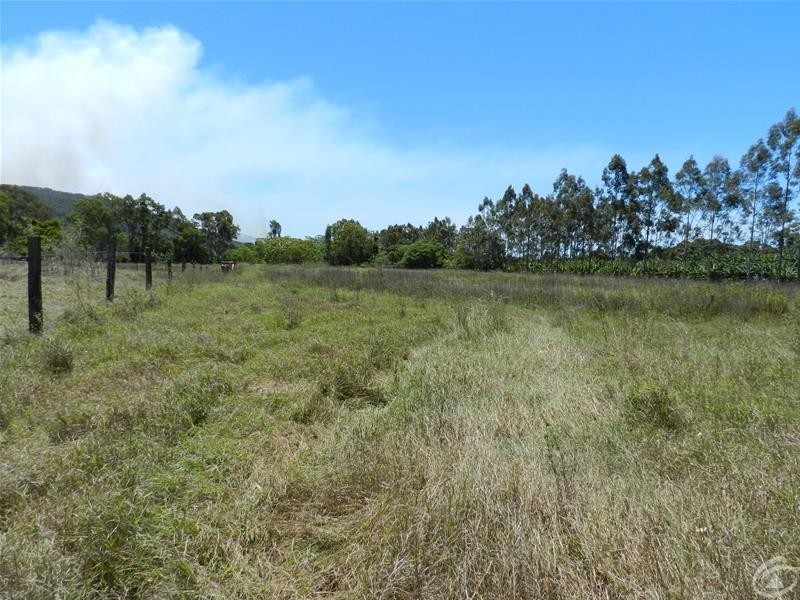 27 Flaggy Rock Road, Carmila QLD 4739