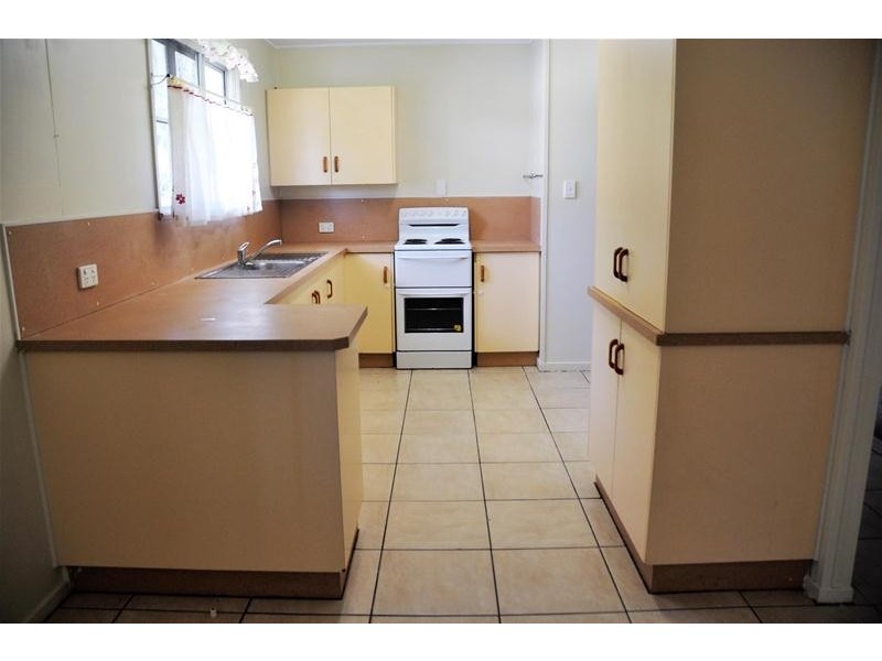 2 Goonyella Avenue, Sarina QLD 4737