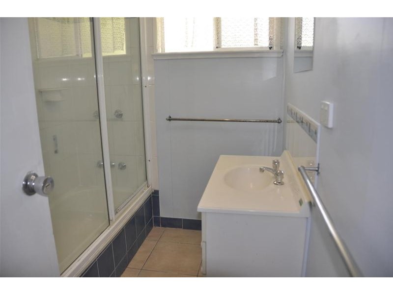 2 Goonyella Avenue, Sarina QLD 4737