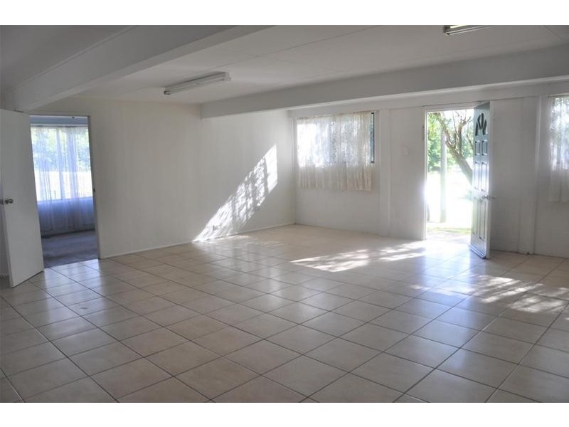 2 Goonyella Avenue, Sarina QLD 4737