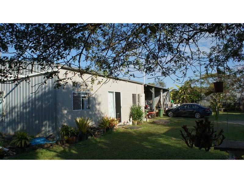 868 Sarina Beach Road, Sarina Beach QLD 4737