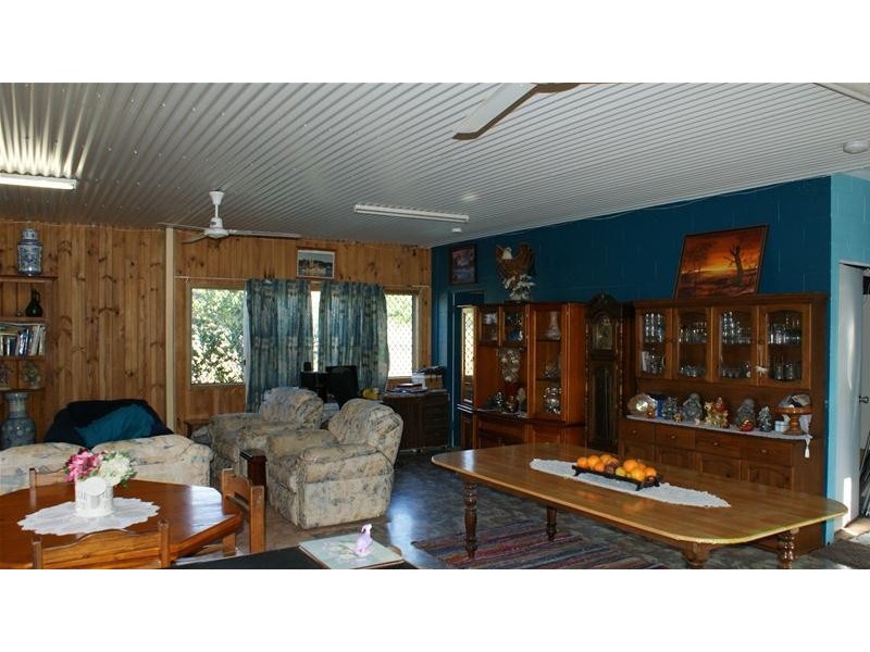 868 Sarina Beach Road, Sarina Beach QLD 4737