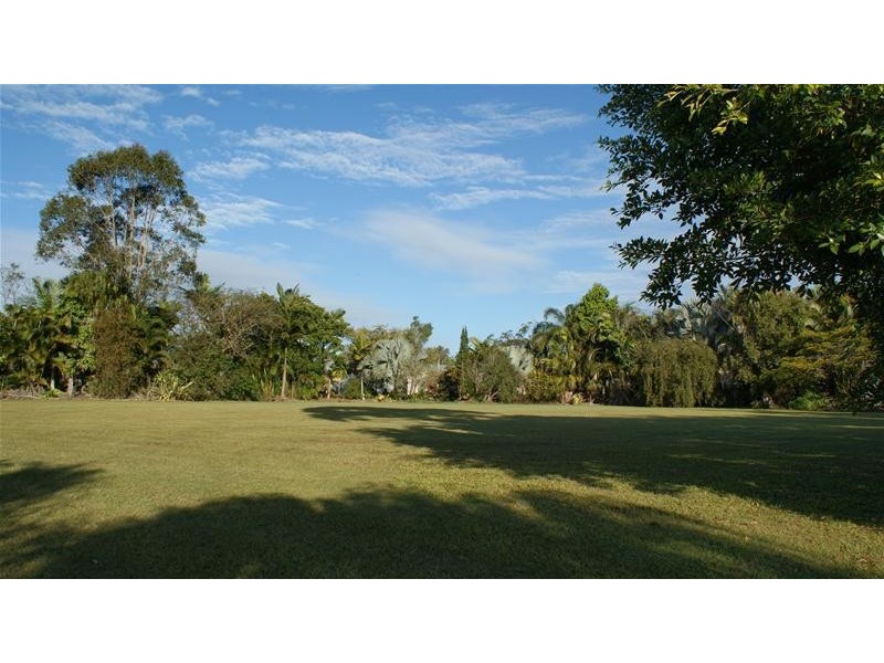 868 Sarina Beach Road, Sarina Beach QLD 4737