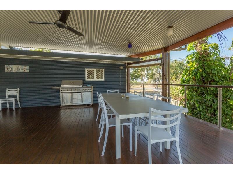 14 Binnington Esplanade, East Mackay QLD 4740