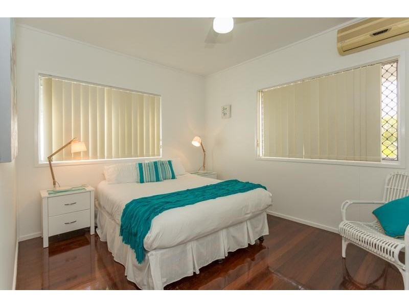 14 Binnington Esplanade, East Mackay QLD 4740