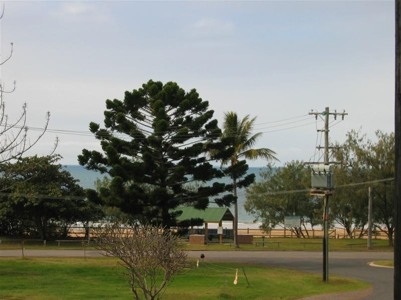 9 Crichton Street, Sarina Beach QLD 4737