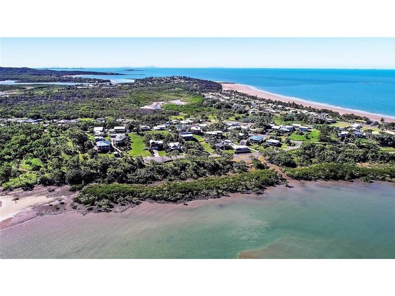 16 Ferries Terrace, Sarina Beach QLD 4737