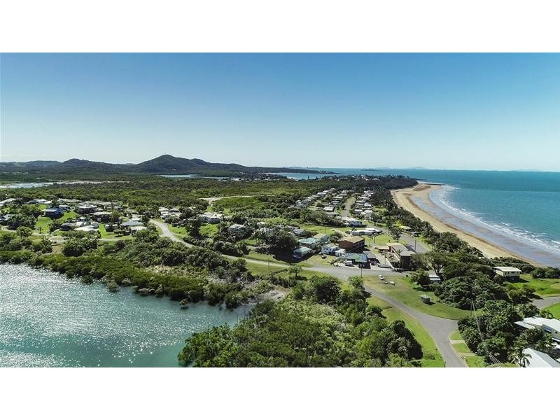 16 Ferries Terrace, Sarina Beach QLD 4737