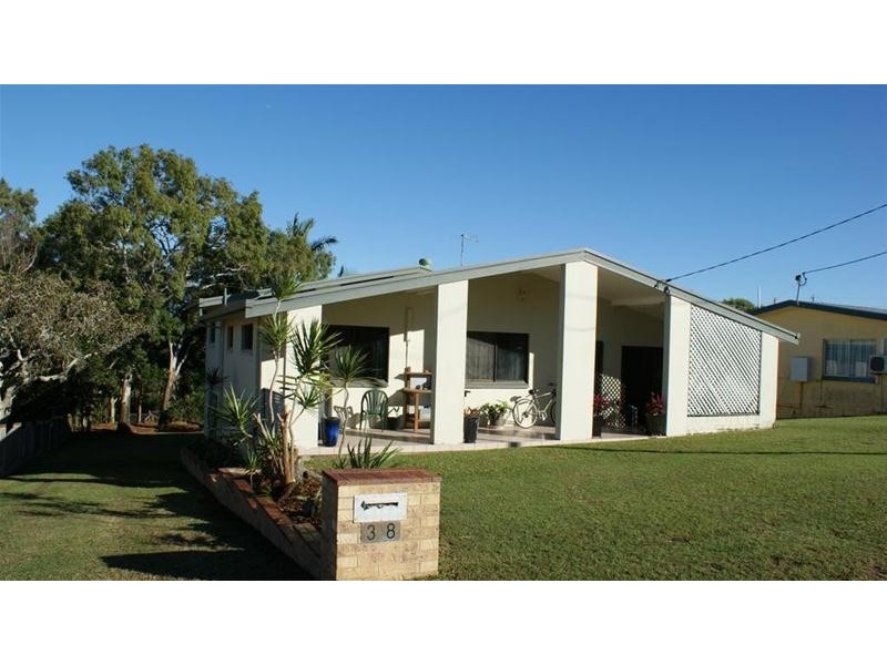 38 Cooper Avenue, Campwin Beach QLD 4737